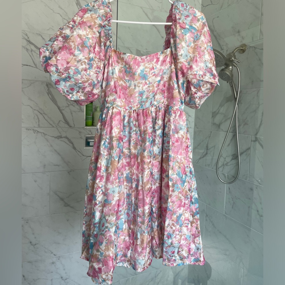 Blue and pink floral Entro dress. Size medium. New with tags